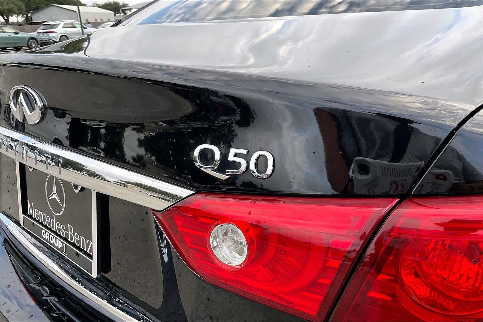 Used 2015 Black Obsidian INFINITI Premium image 9