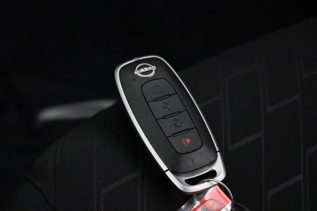 Used 2024 Gray Nissan SR image 27