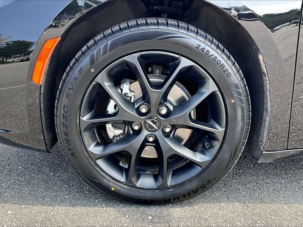 Used 2025 Black Chrysler Limited image 7