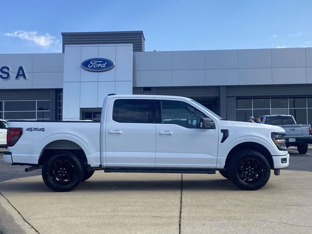 New 2026 Oxford White Ford XLT image 2