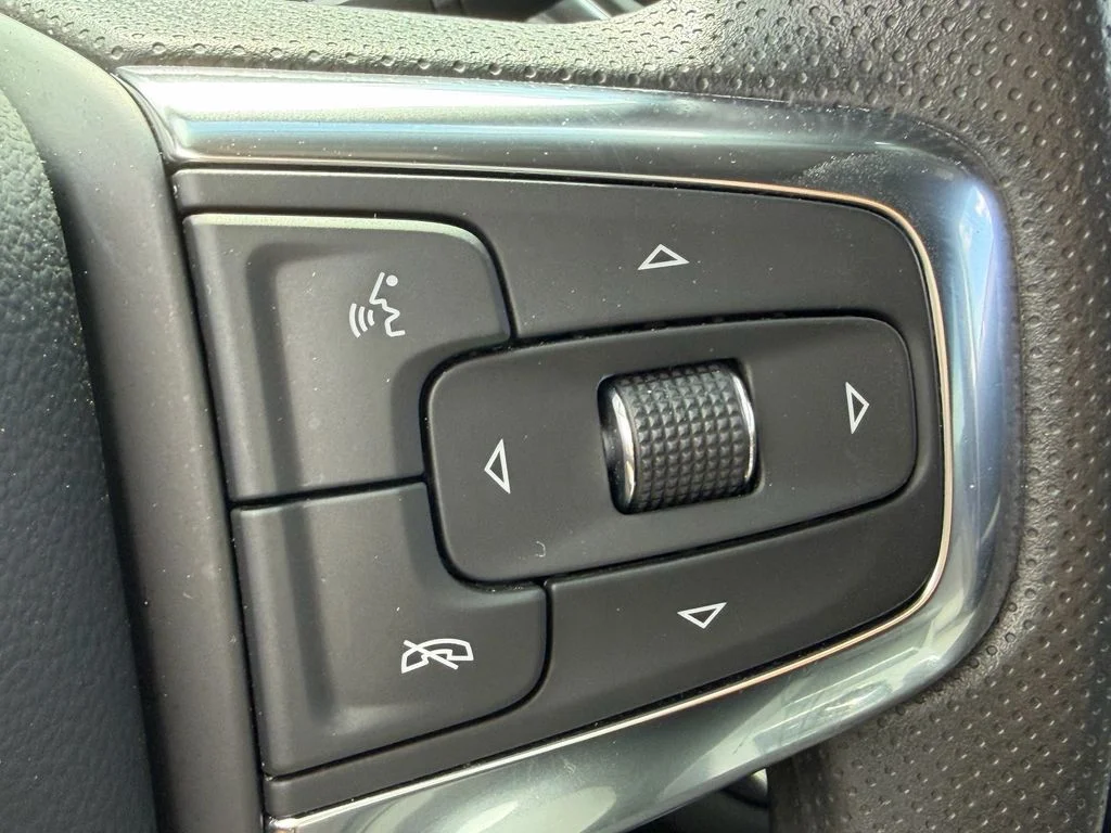 Used 2023 White Chevrolet LT image 31