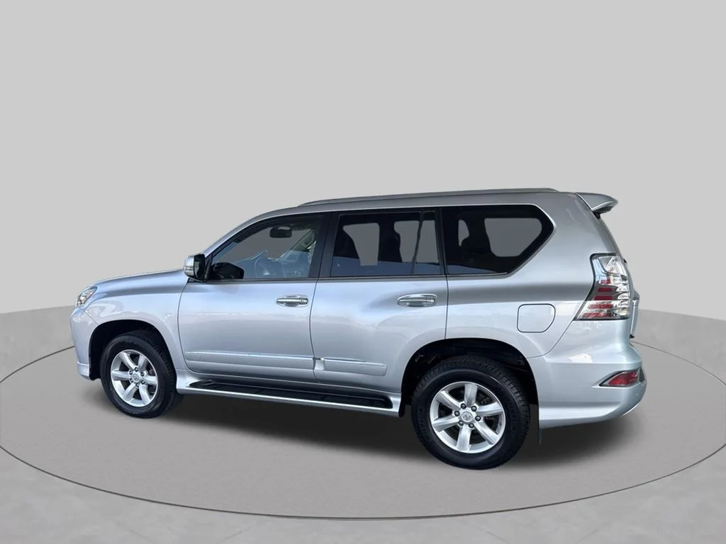 Used 2019 Silver Lexus 460 image 4