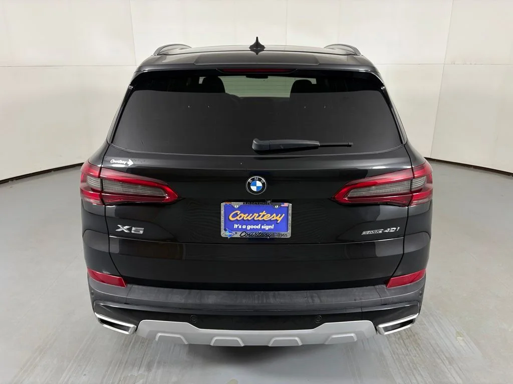 Used 2020 Black Sapphire Metallic BMW sDrive40i image 7