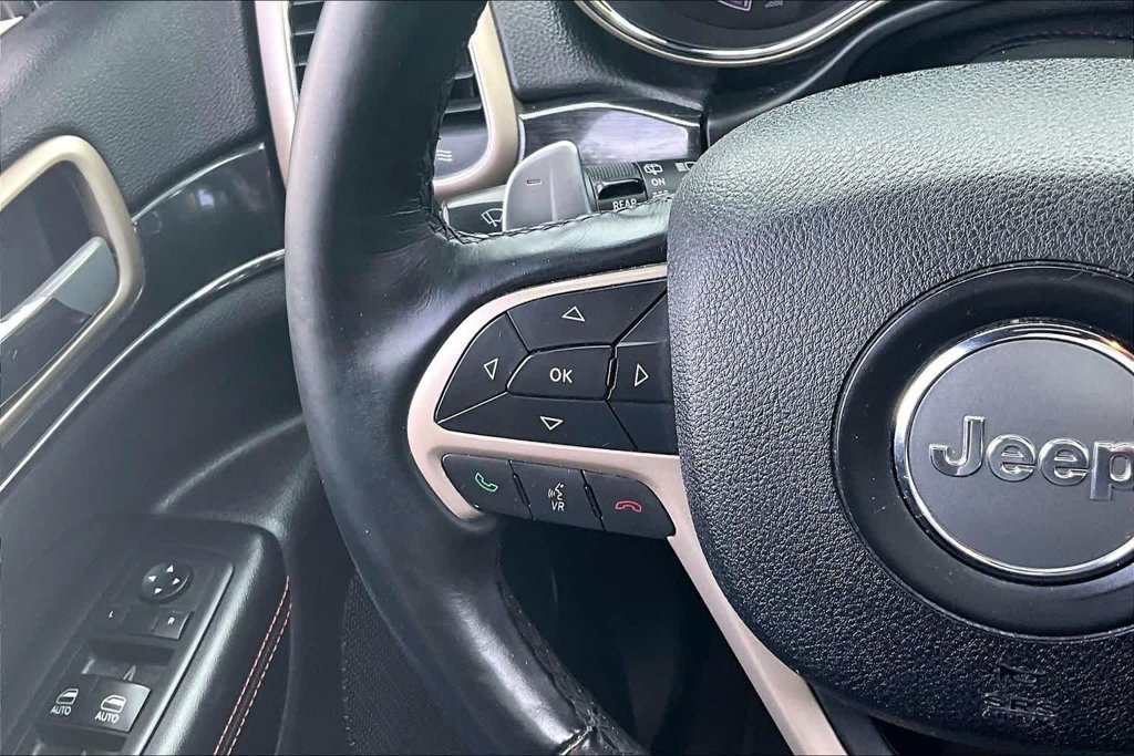 Used 2017 Silver Jeep Limited image 22