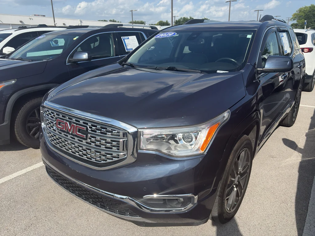 Used 2019 Blue GMC Denali image 2