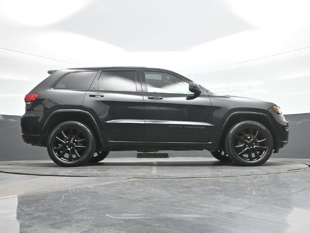 Used 2020 Black Jeep Altitude image 24