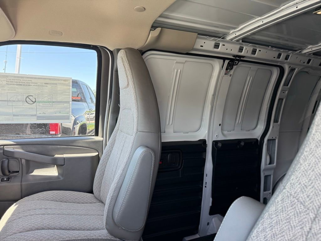 2026 Chevrolet Express Cargo Work Van - Photo 11