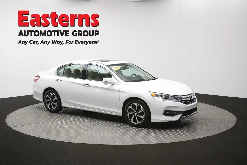Used 2017 White Honda EX-L image 49