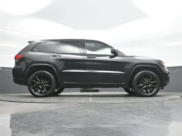 2020 Jeep Grand Cherokee Altitude - Photo 24