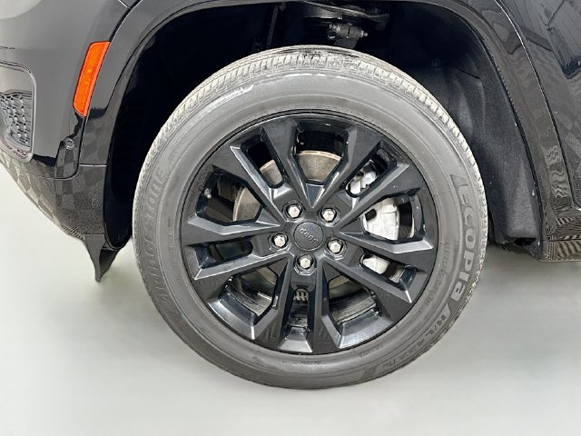Used 2023 Black Jeep Overland image 31