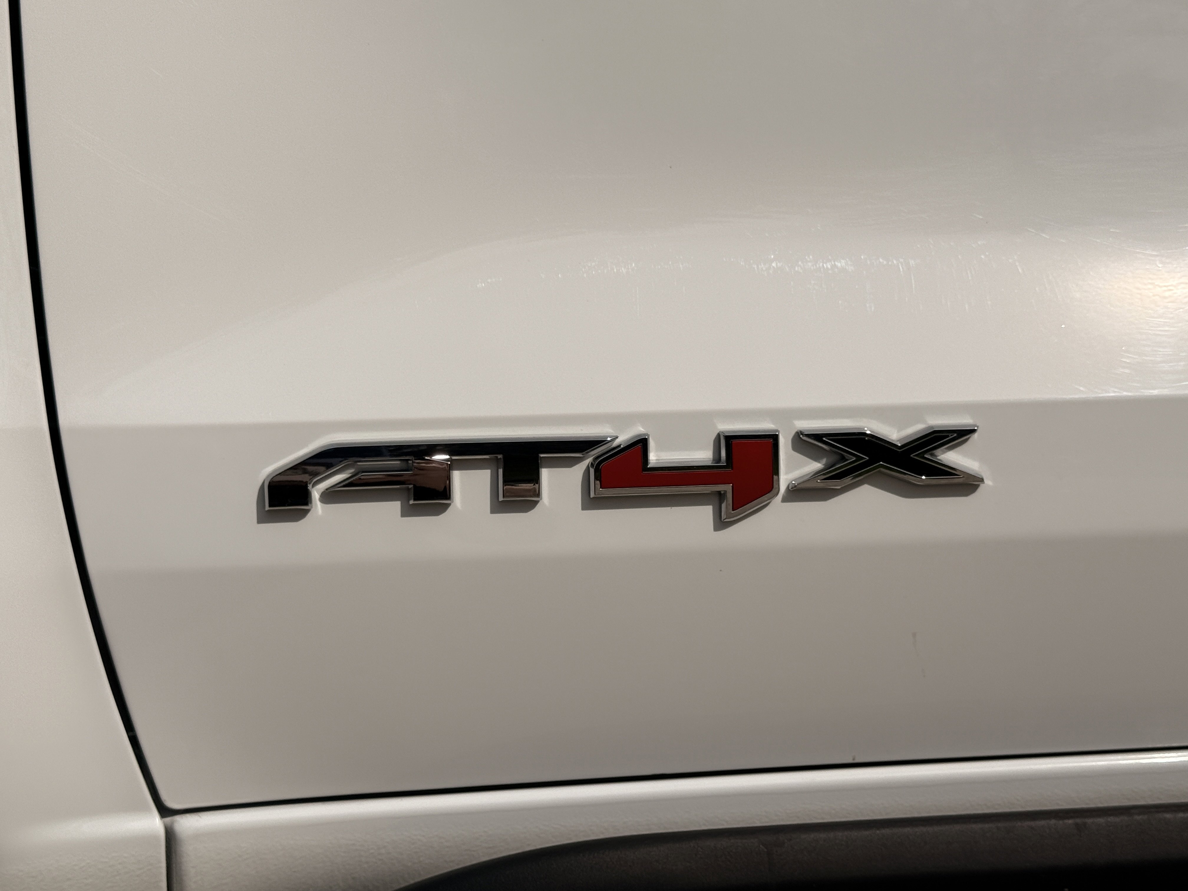Used 2024 Summit White GMC 4WD AT4X image 18