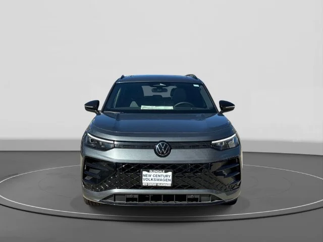 2026 Volkswagen Tiguan photo 2