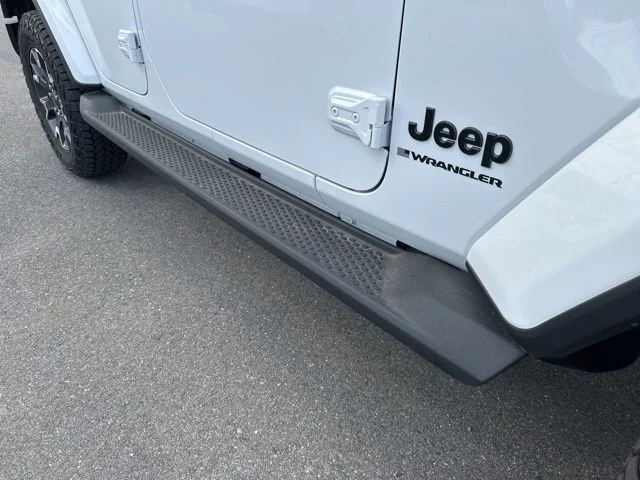 New 2026 Bright White Clear-Coat Exterior Paint Jeep Sahara image 8