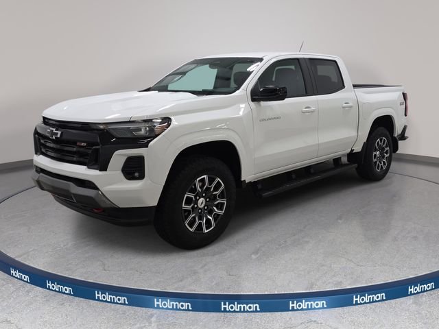 Used 2024 White Chevrolet Z71 image 1