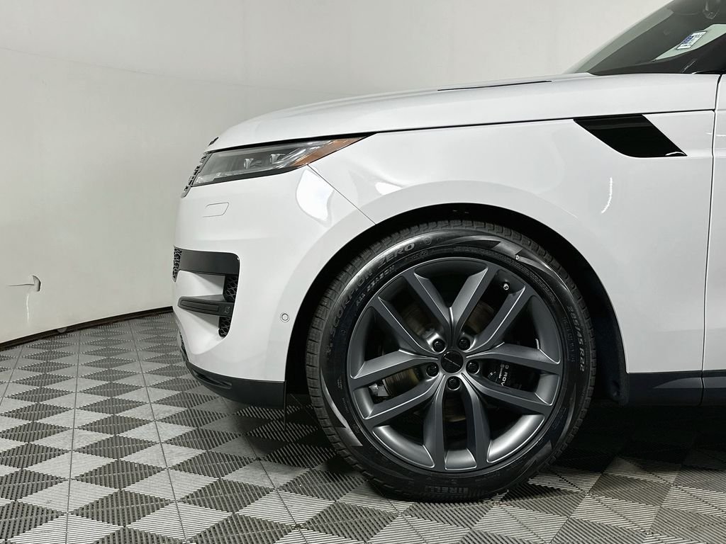 New 2026 Borasco Grey LAND ROVER SE image 9