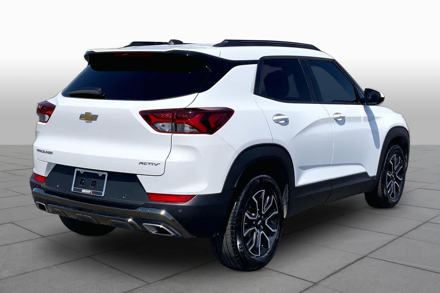 Used 2021 Summit White Chevrolet ACTIV image 13