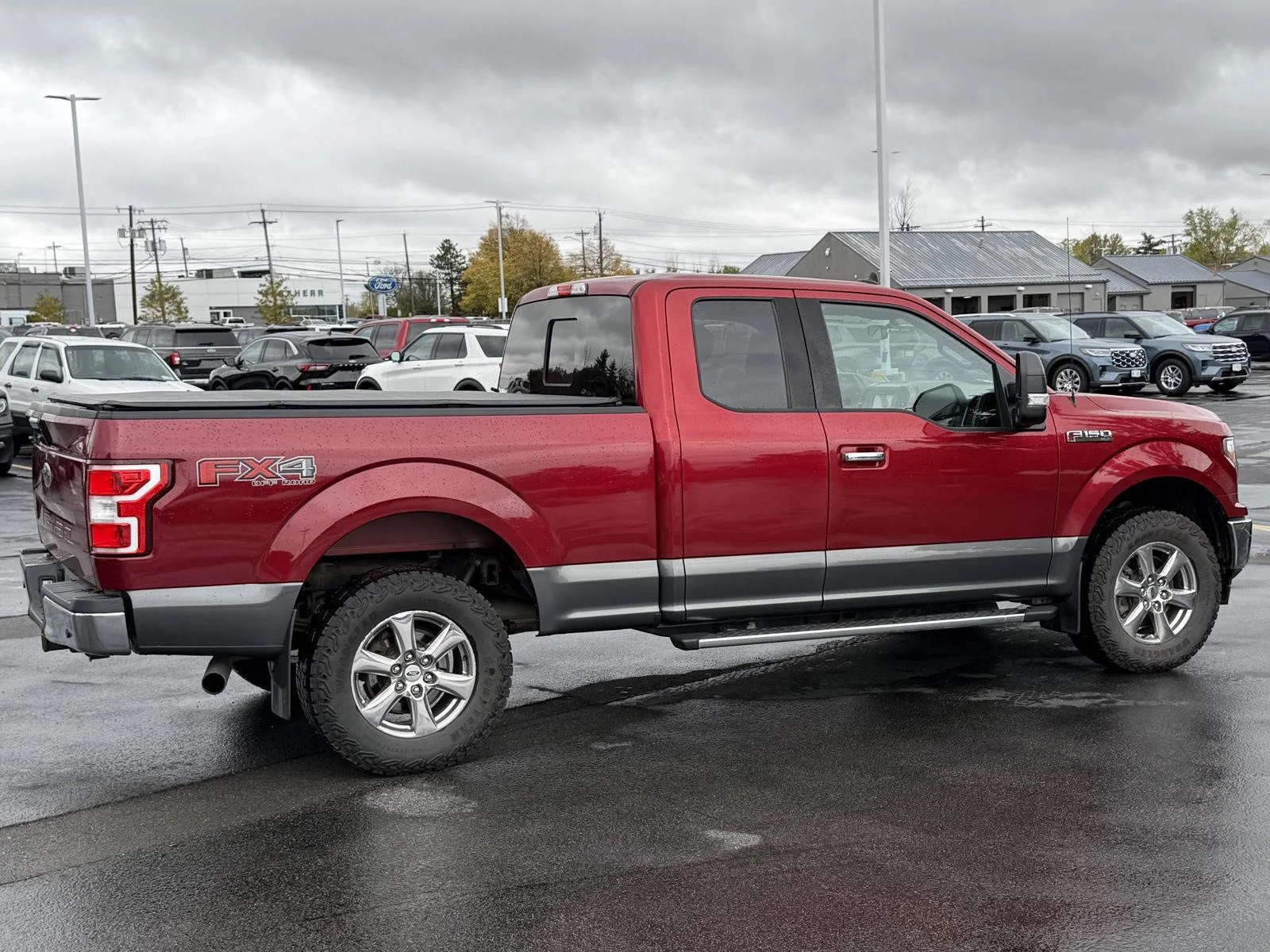 Used 2019 Ruby Red Metallic Tinted Clearcoat/Magnetic Ford XLT image 4