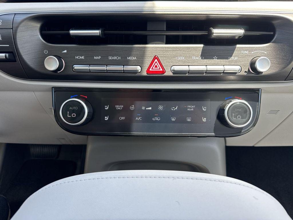 New 2026 Creamy White Pearl Hyundai Blue SEL Premium 7P image 17
