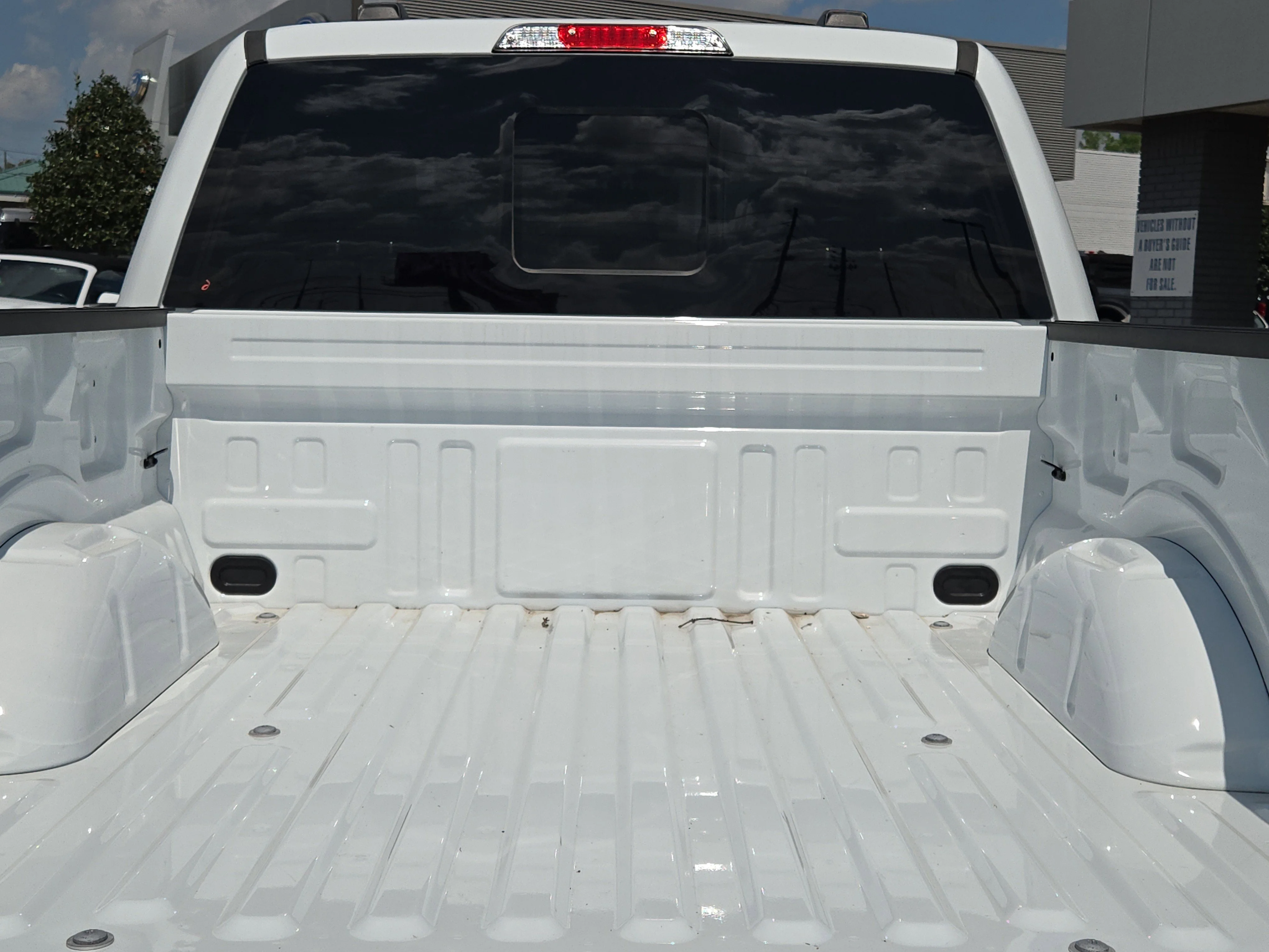 Used 2025 Oxford White Ford LARIAT image 12