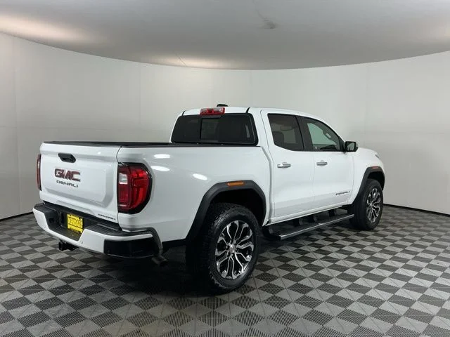 Used 2024 White GMC Denali image 4