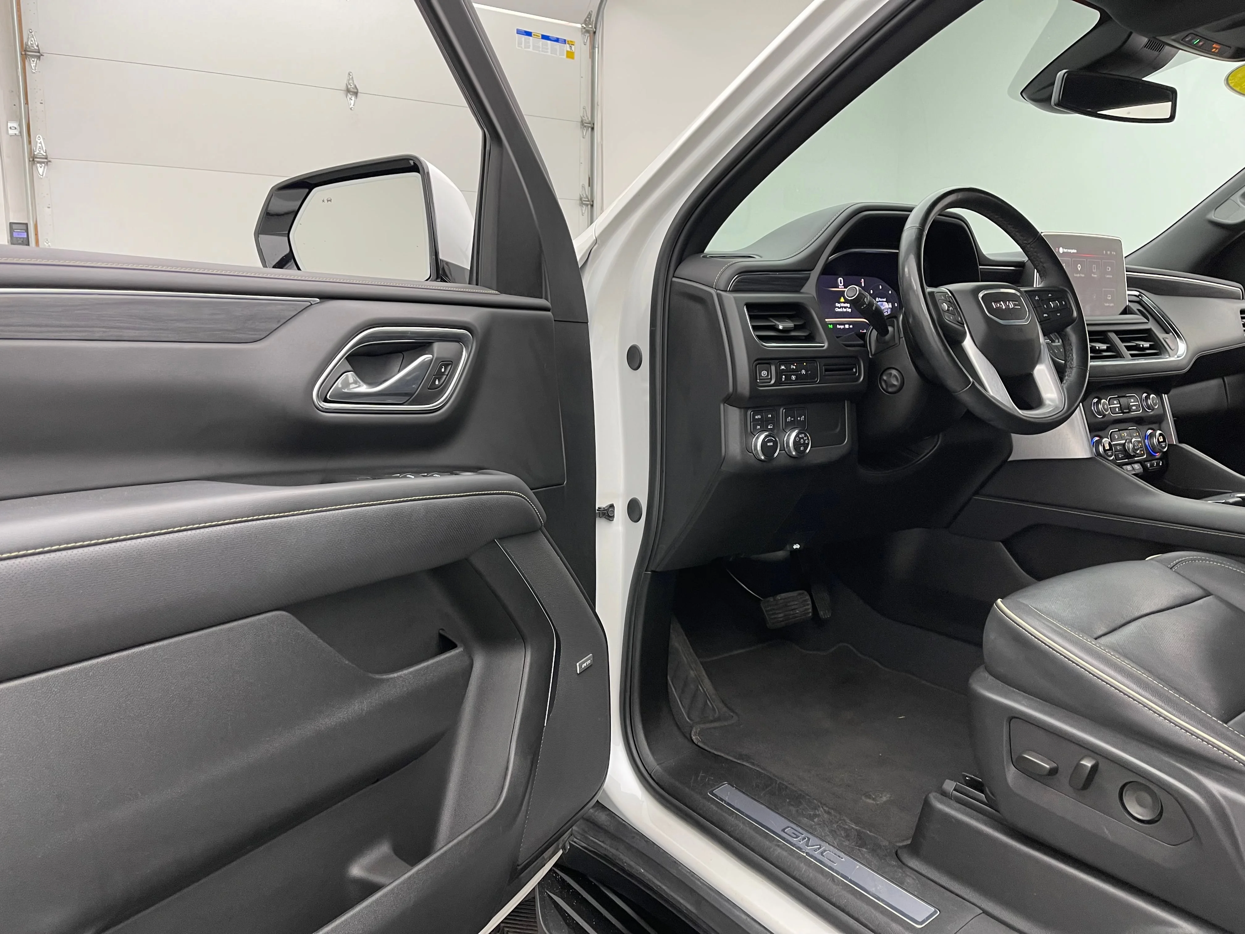 Used 2024 White Frost Tricoat GMC SLT image 17