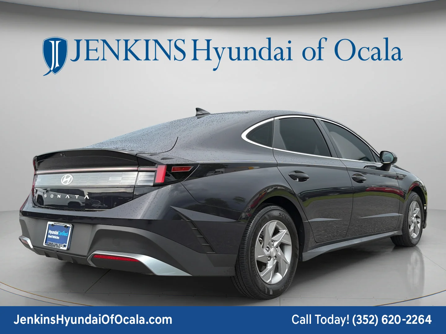 Used 2025 Carbon Blue Hyundai SE image 3