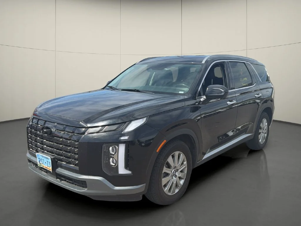 Used 2024 Black Hyundai SEL image 3