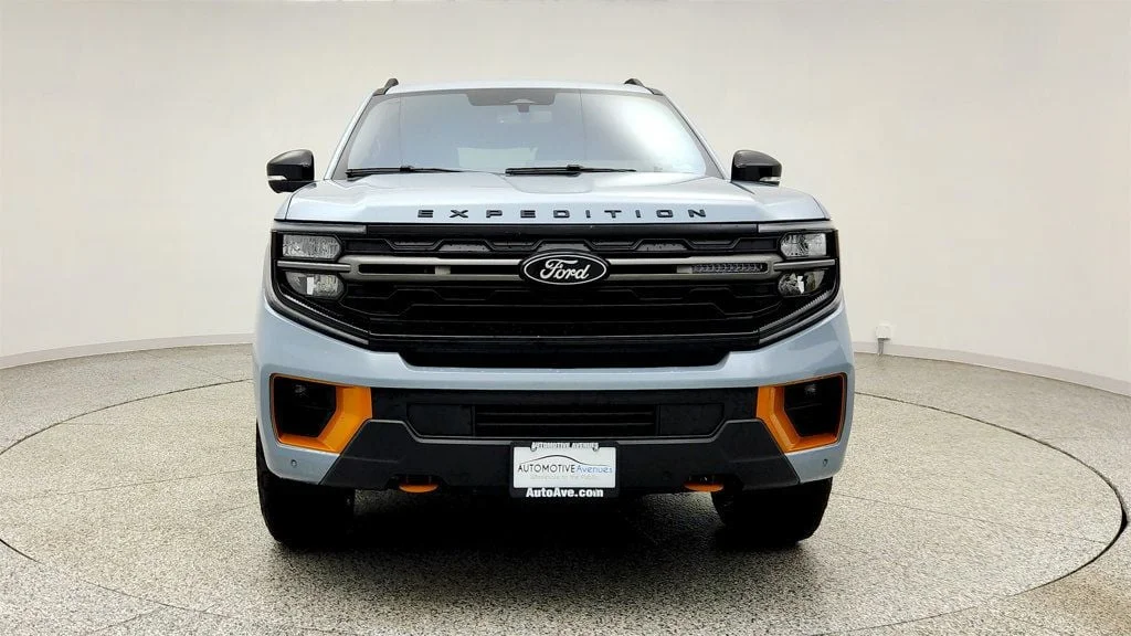 Used 2025 Glacier Gray Metallic TriCoat Ford Tremor 4x4 image 2
