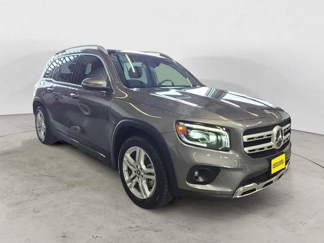 Used 2021 Gray Mercedes-Benz GLB 250 image 3