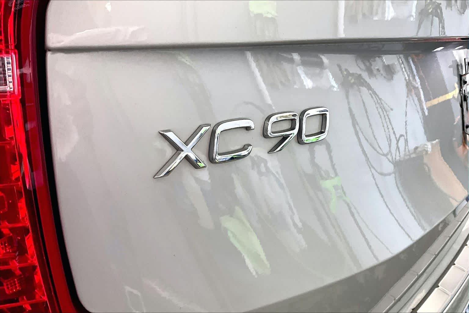 Used 2021 Birch Light Metallic Volvo Inscription image 10