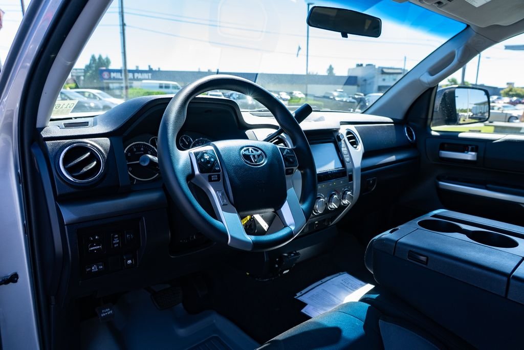 Used 2017 Silver Sky Metallic Toyota SR5 image 24
