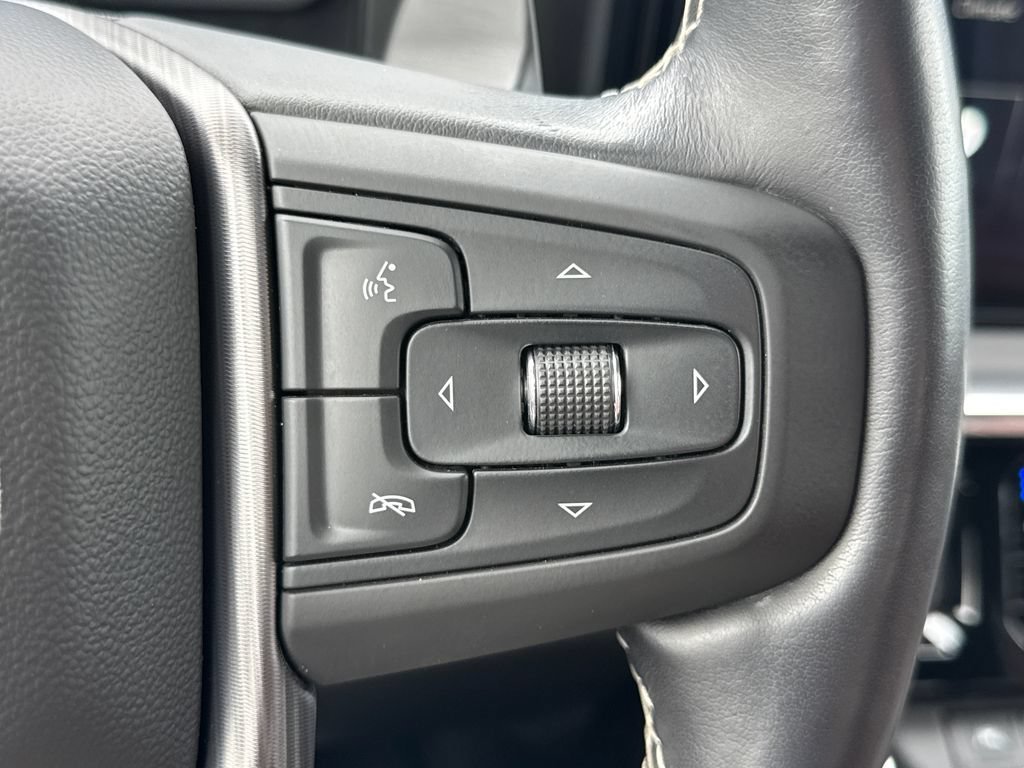 Used 2024 White Frost Tricoat GMC Denali Ultimate image 30
