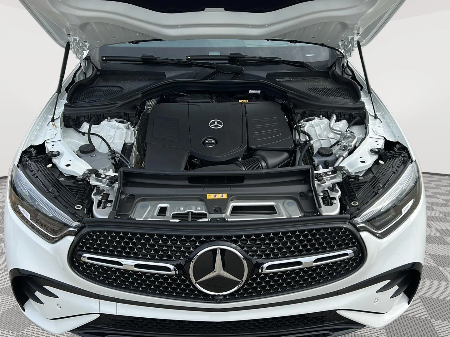 New 2026 Polar White Mercedes-Benz GLC 300 image 29
