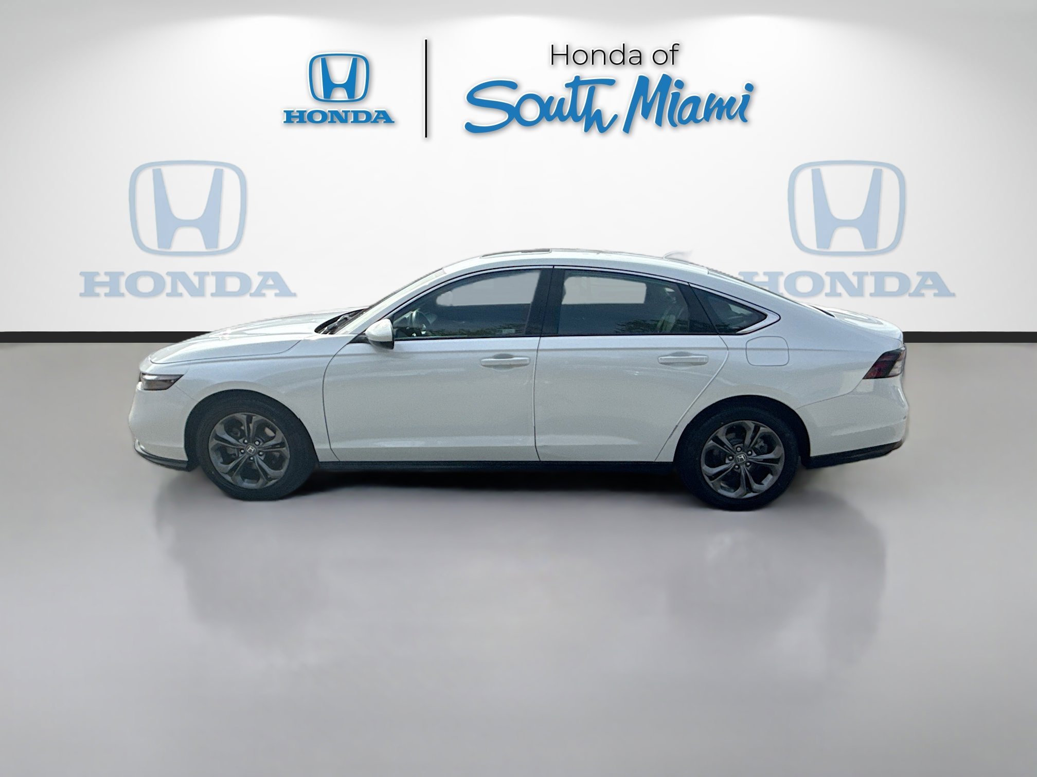 2024 Honda Accord EX - Photo 4