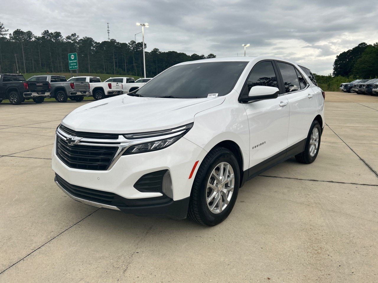 Used 2022 Summit White Chevrolet LT image 1