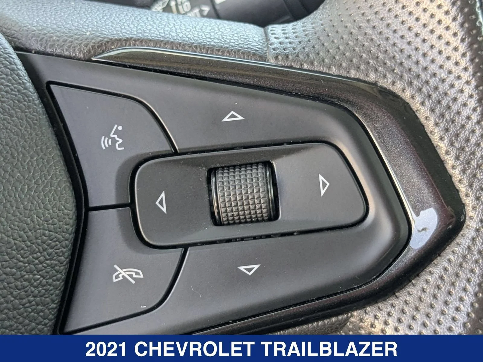 Used 2021 White Chevrolet LT image 15