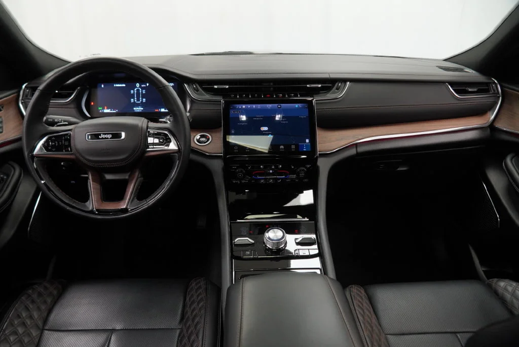 Used 2025 Black Jeep Summit image 2