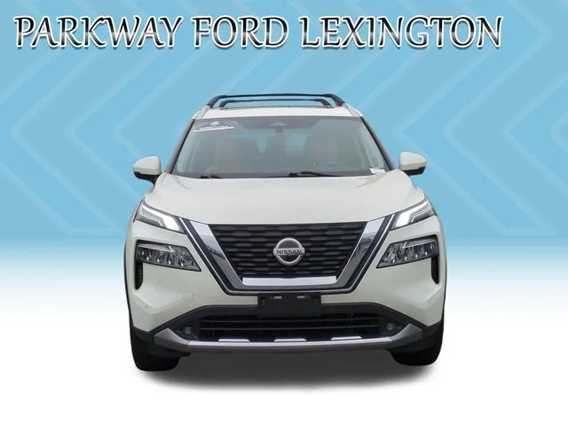 Used 2021 White Nissan Platinum image 8
