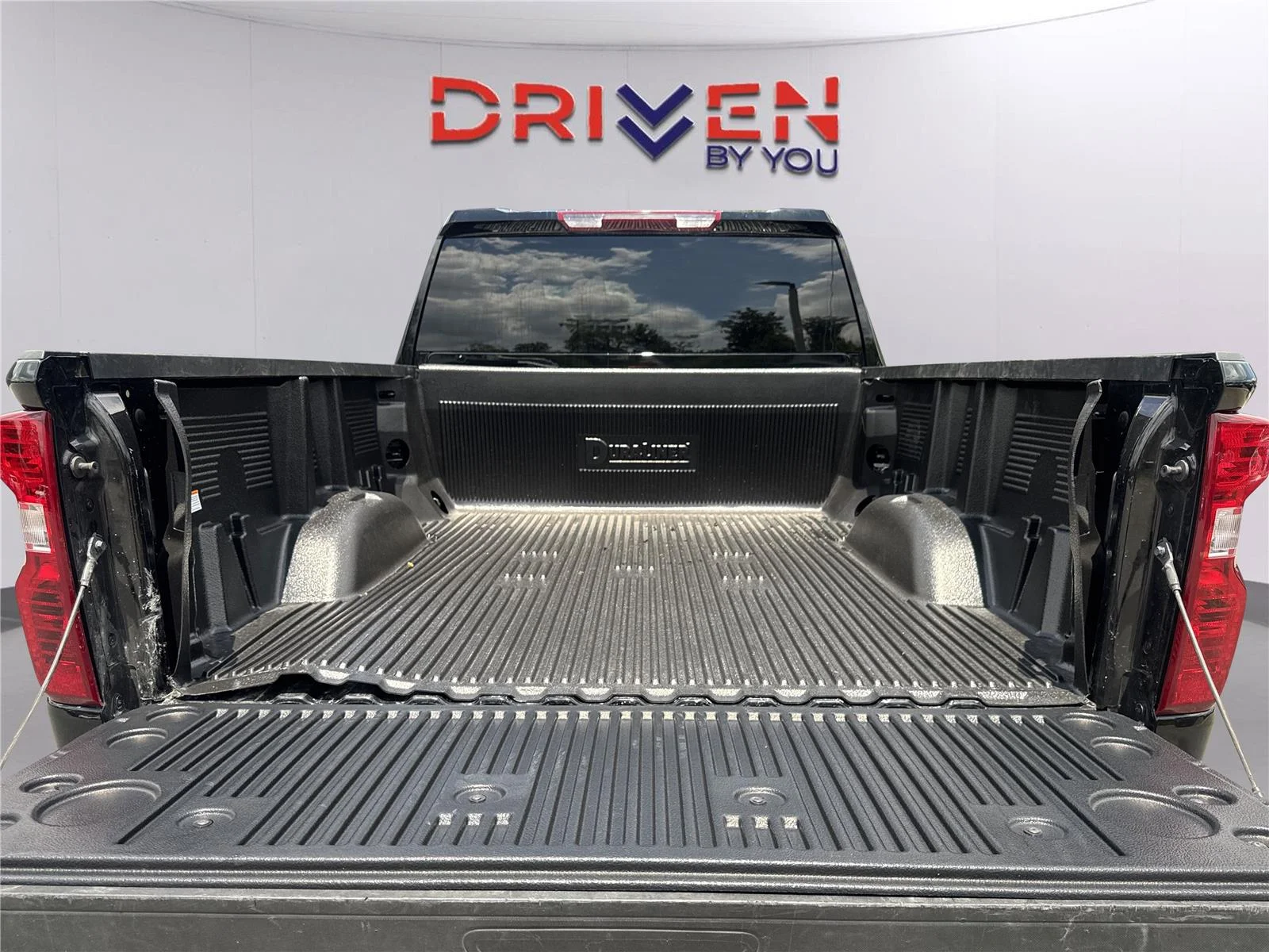 Used 2025 Black Chevrolet LT image 33