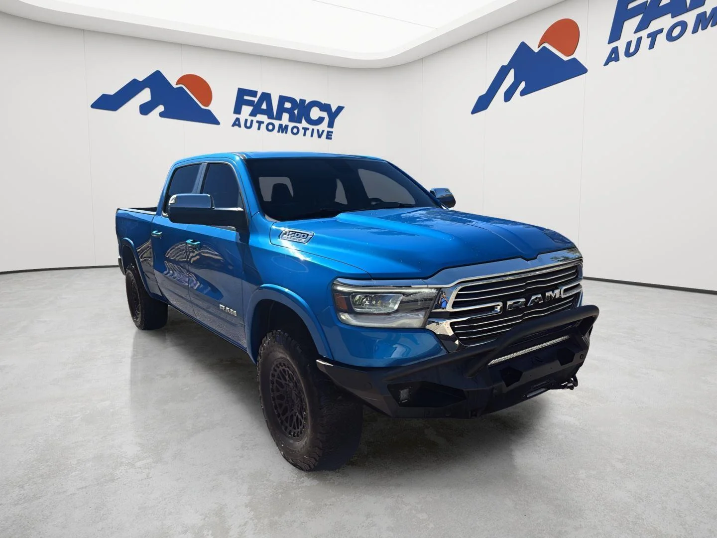 Used 2020 Hydro Blue Pearlcoat Ram Laramie image 2