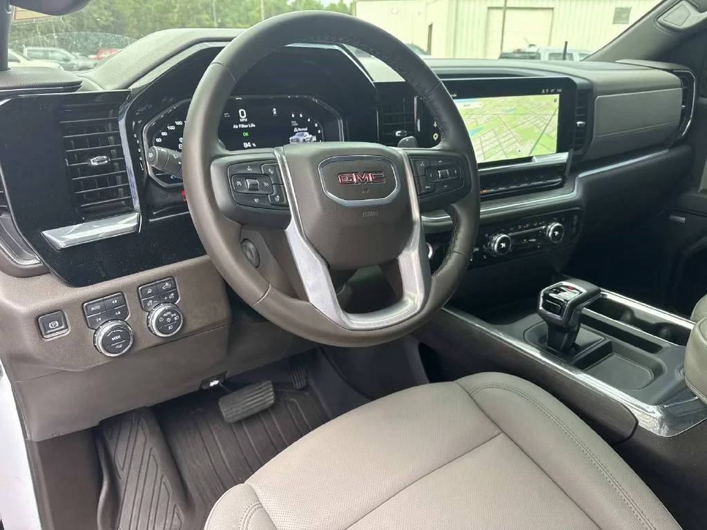 Used 2025 White GMC SLT image 36
