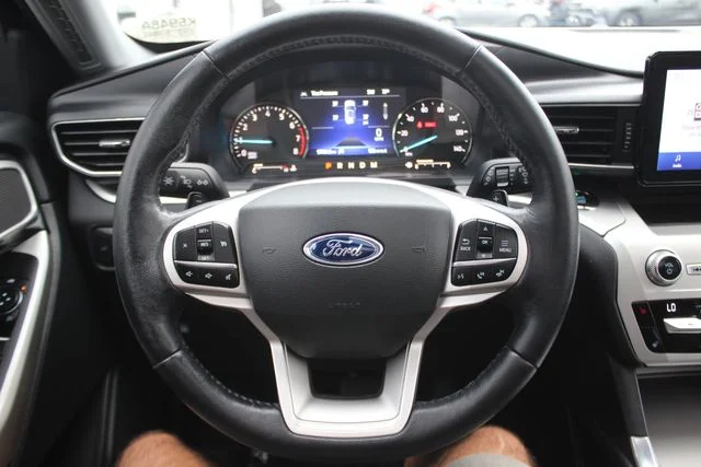 Used 2021 Silver Ford XLT image 14