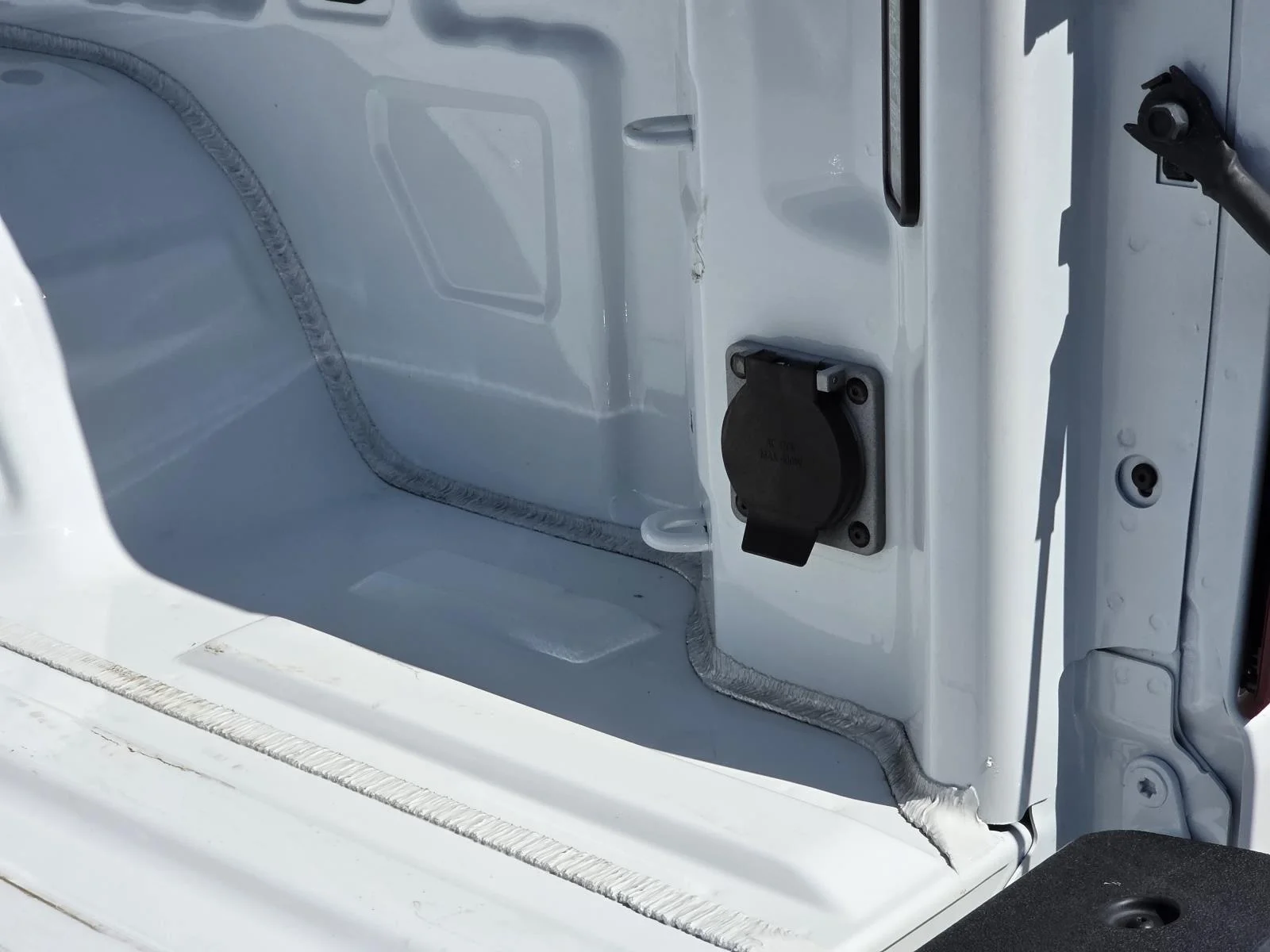 Used 2024 Summit White Chevrolet LT image 14