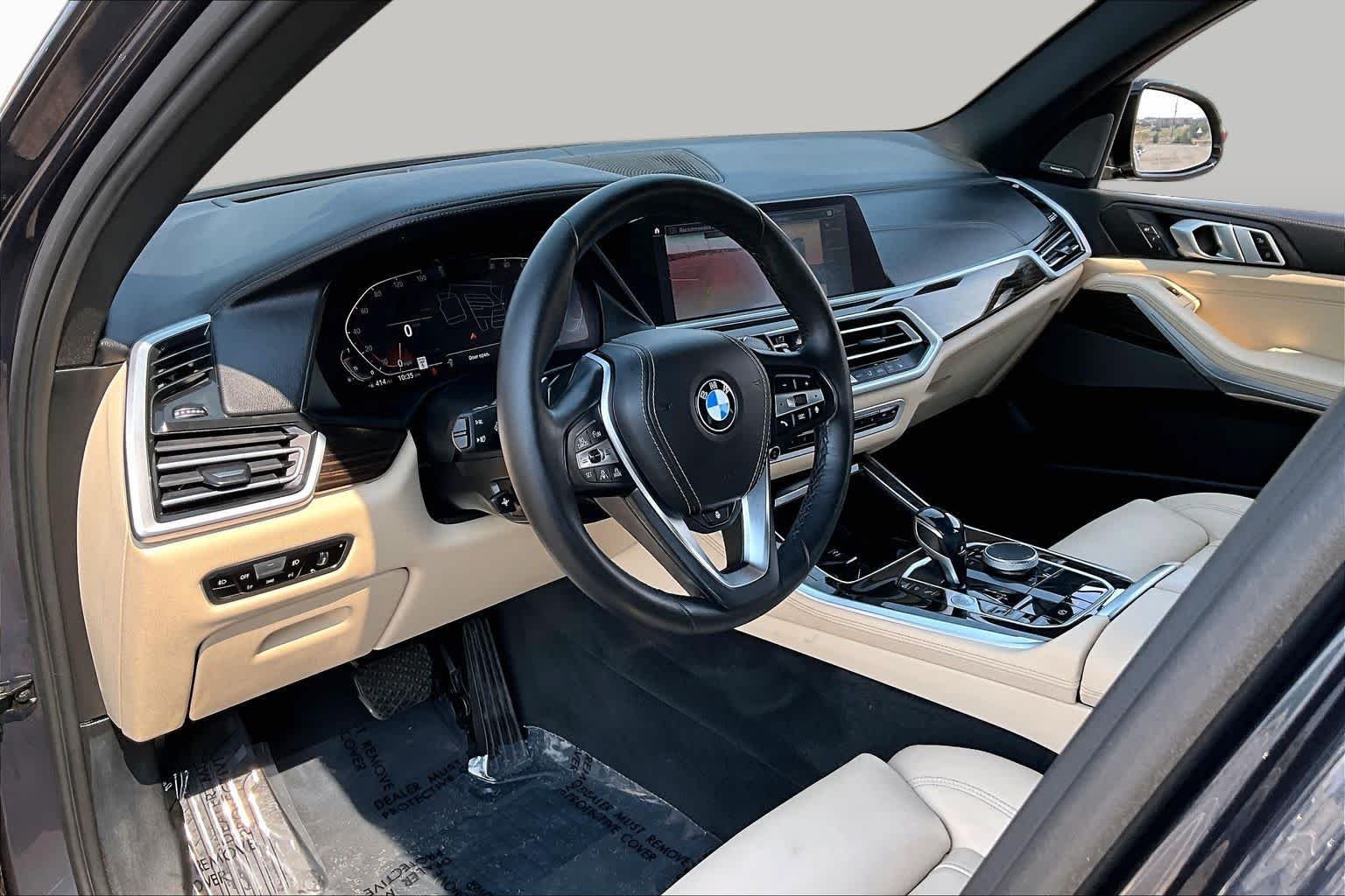 Used 2021 Arctic Gray Metallic BMW xDrive40i image 17