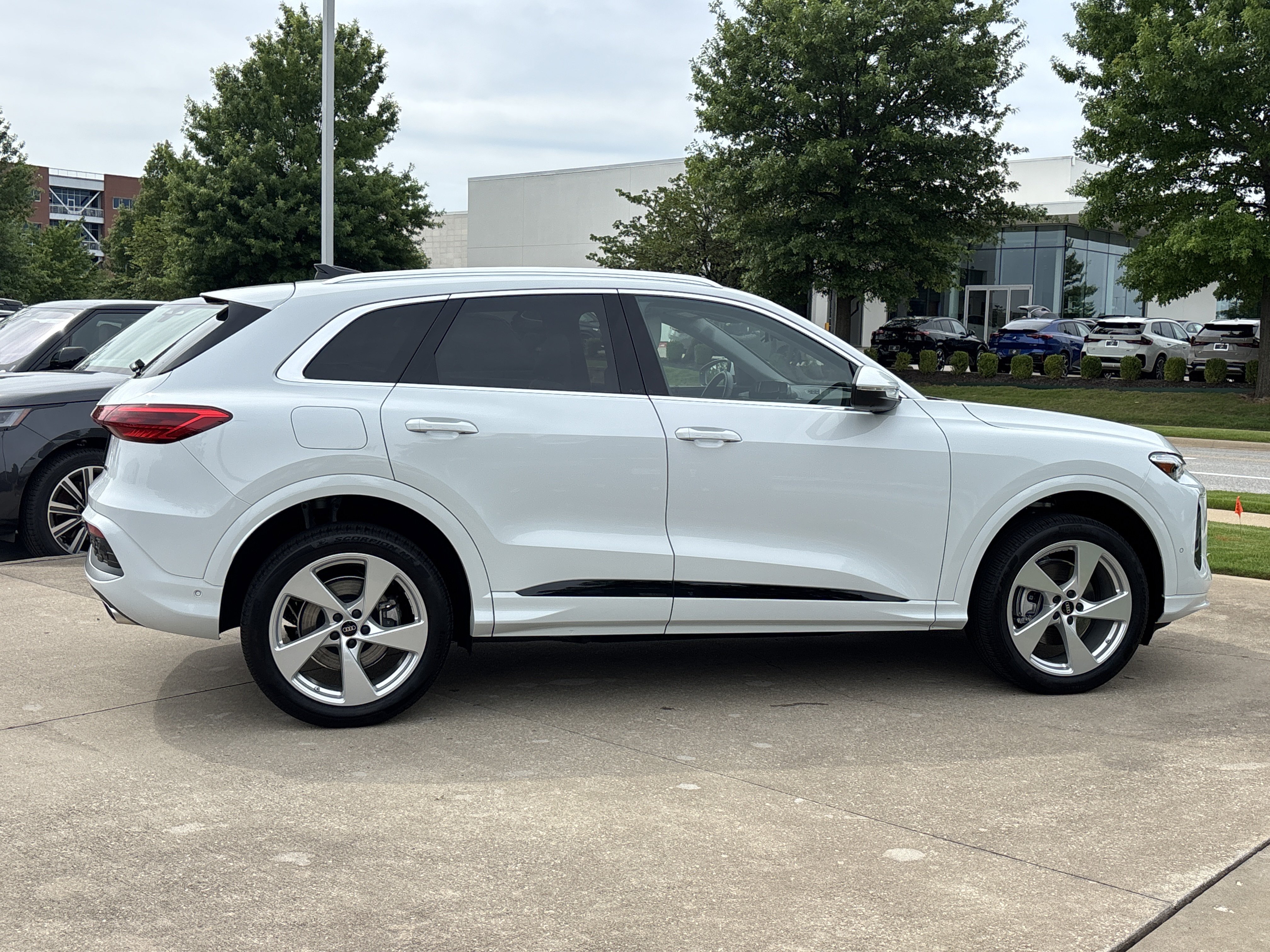 Used 2025 Arkona White Audi Premium Plus 2.0 TFSI AWD image 2