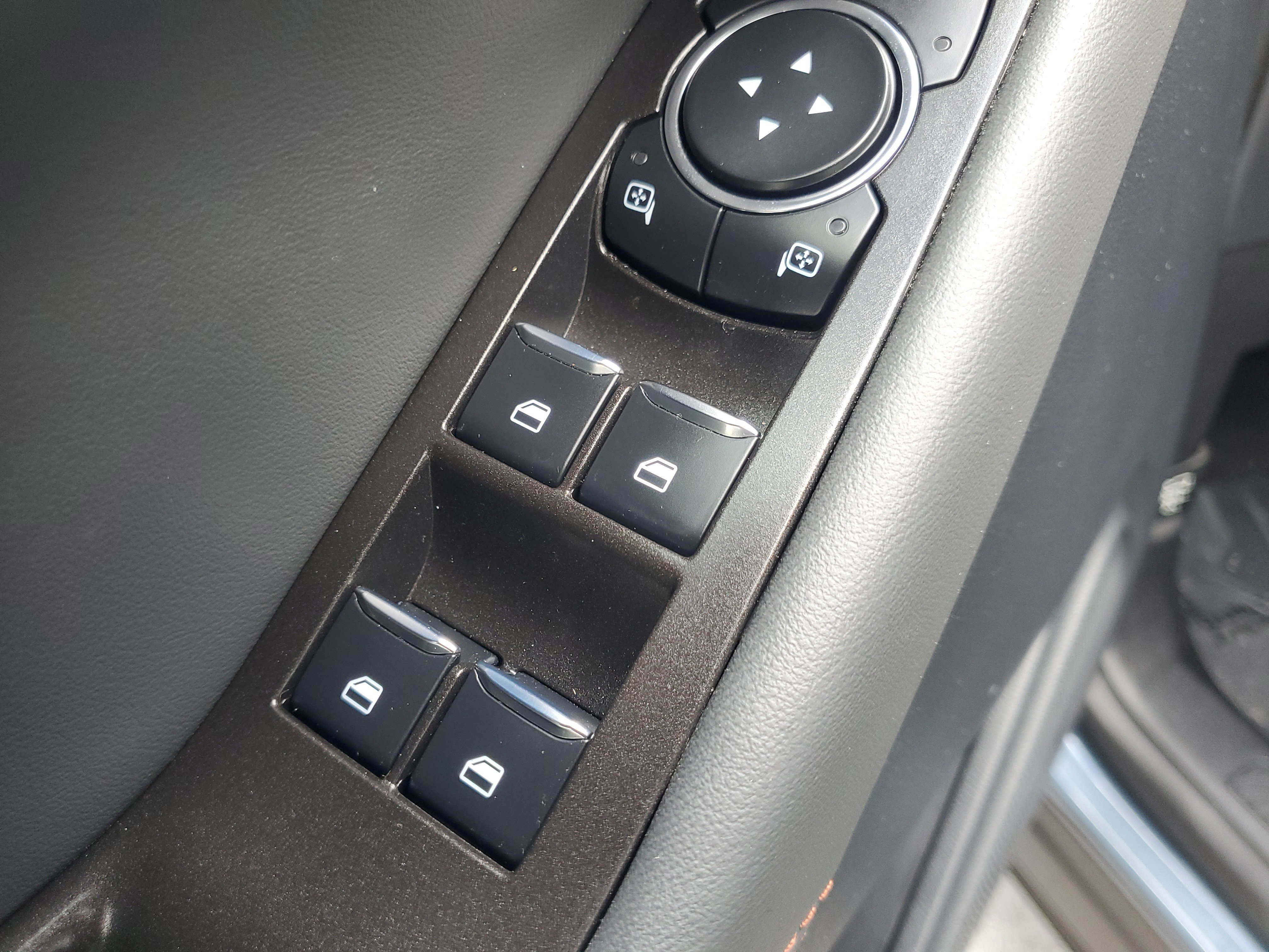 Used 2025 Vapor Blue Ford Active image 21