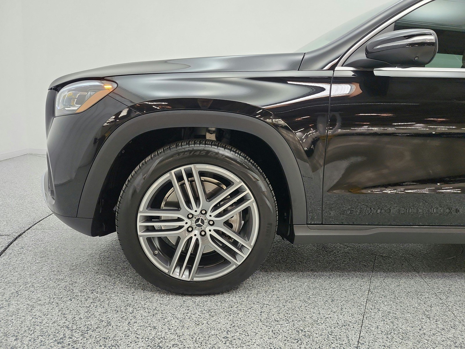 Certified Used 2026 Obsidian Black Metallic Mercedes-Benz GLS 450 4MATIC® SUV image 22