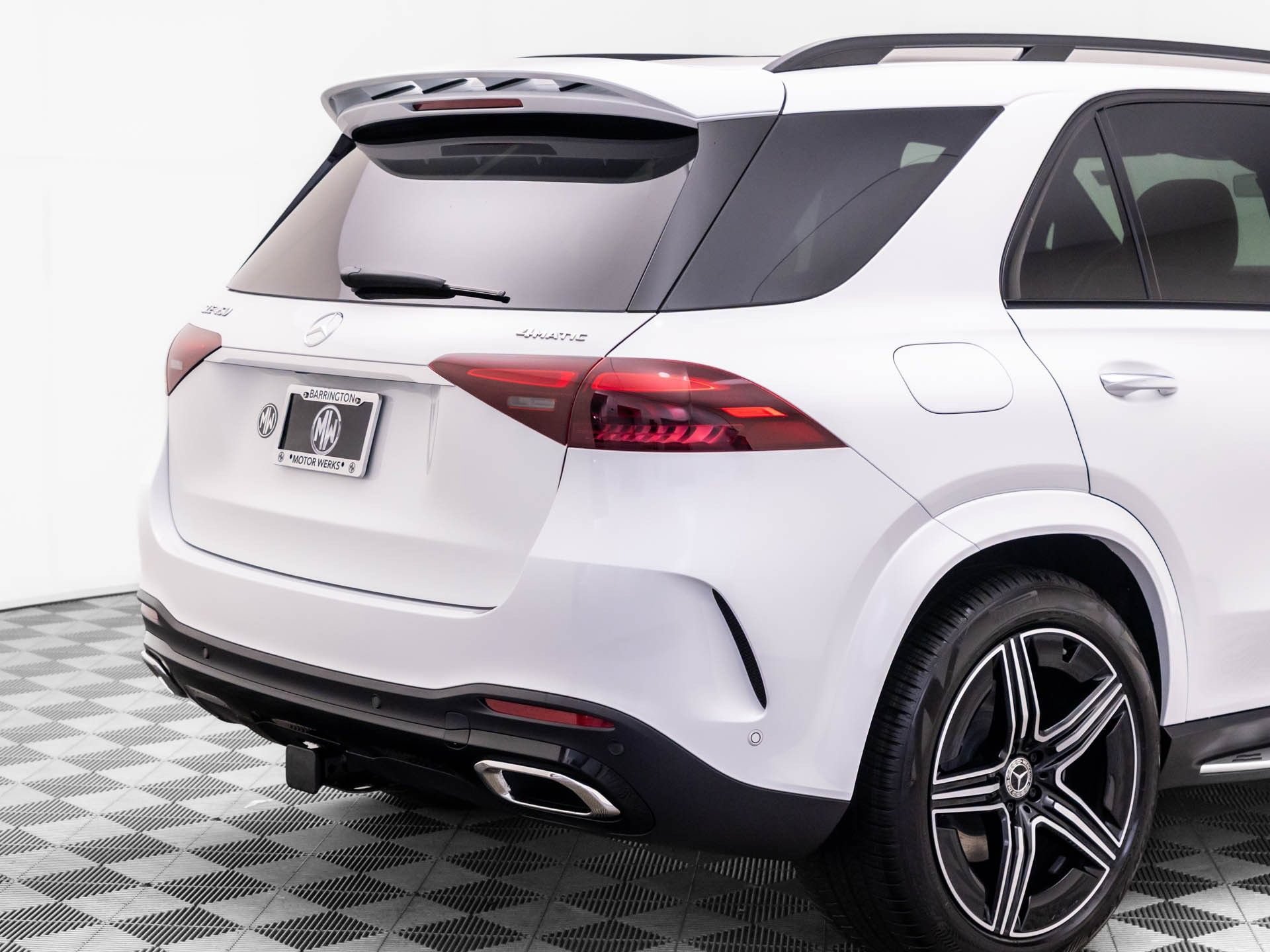 New 2026 MANUFAKTUR Moonlight White Metallic Mercedes-Benz GLE 450 image 81