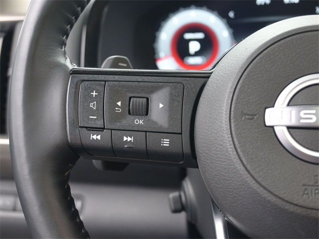 2022 Nissan Pathfinder Platinum photo 2