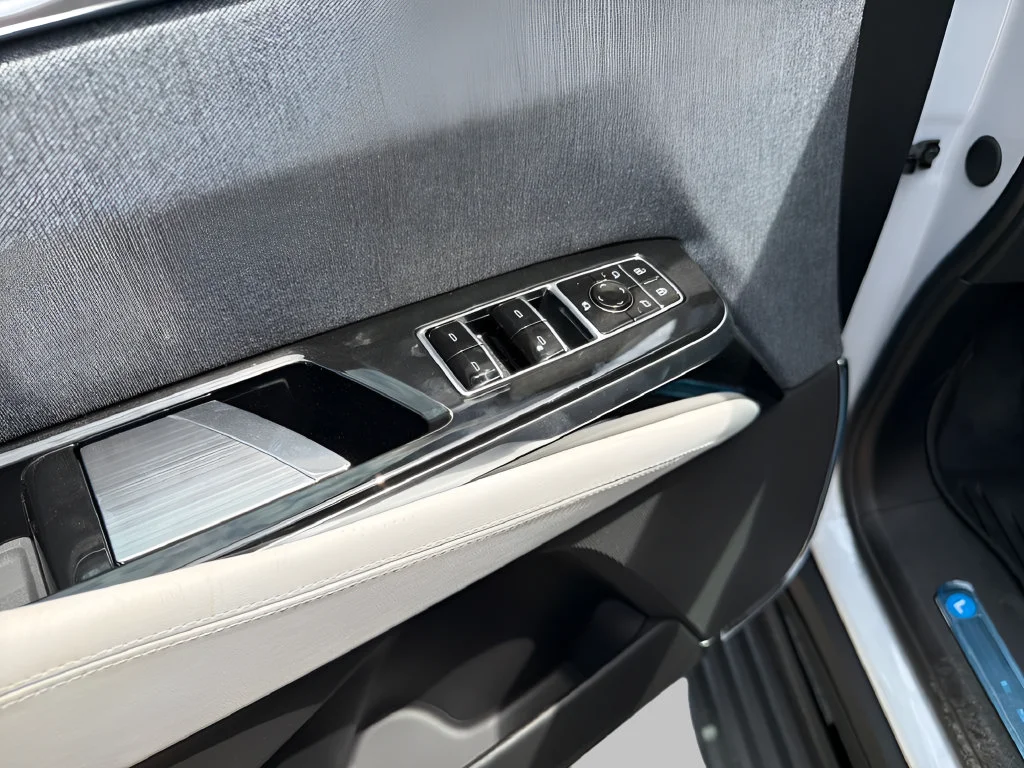 New 2026 Vibrant White Tricoat Cadillac Platinum Sport image 17